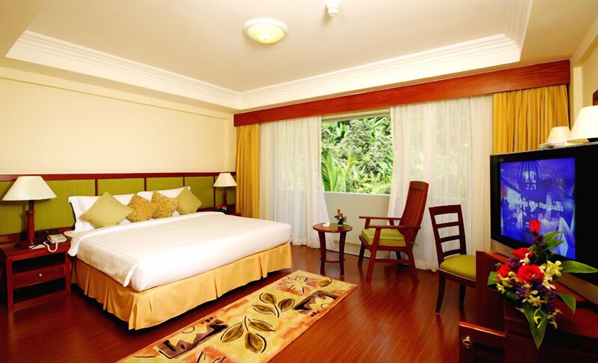 Kalim Resort Patong Exteriér fotografie